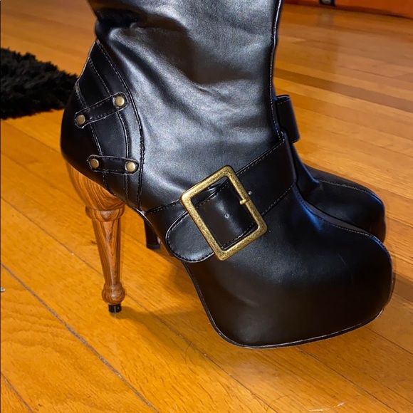 leg avenue pirate boots